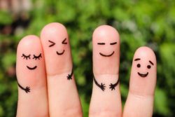 Fotolia_Finger Freude©VictoriaМ_klein